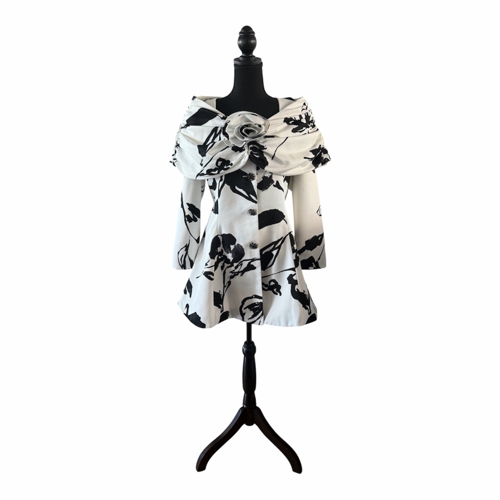 Dorina Cole Clark White and Black Jacket w/Portrait Collar and Peplum Waist, 18